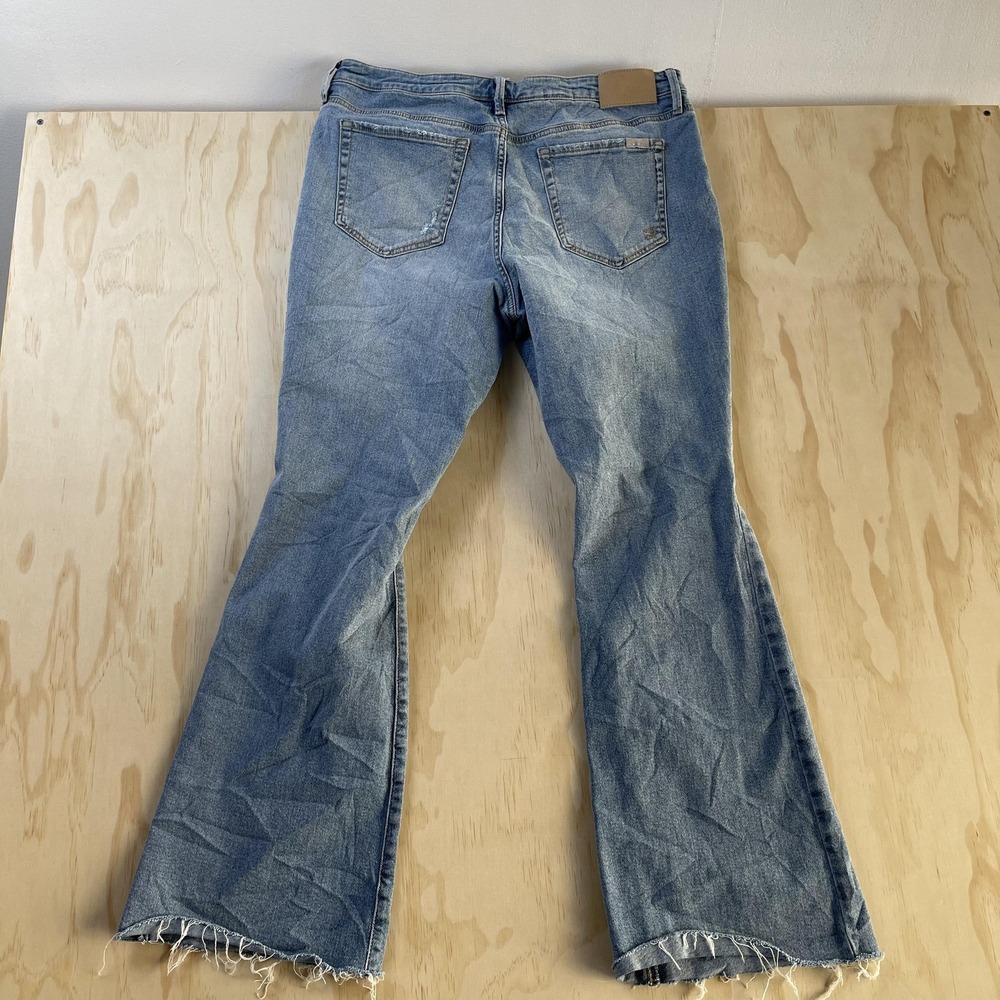 Seven7 Jeans‎ Womens 14 Medium Wash Distressed Rips Bootcut Raw Hem Blue Denim